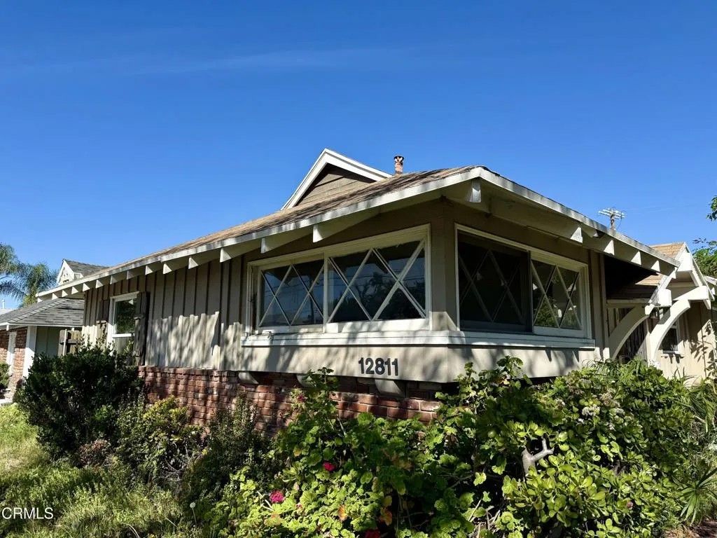 Photo of 12811 Oxnard Street, Los Angeles, CA 91606 (MLS # P1-25920)