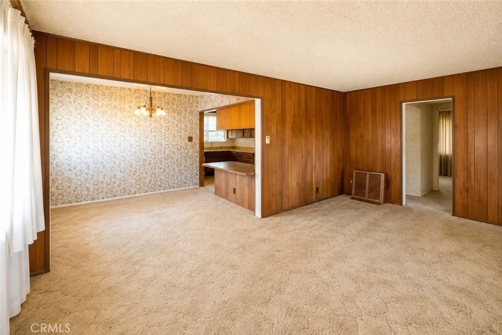 2528 Del Amo