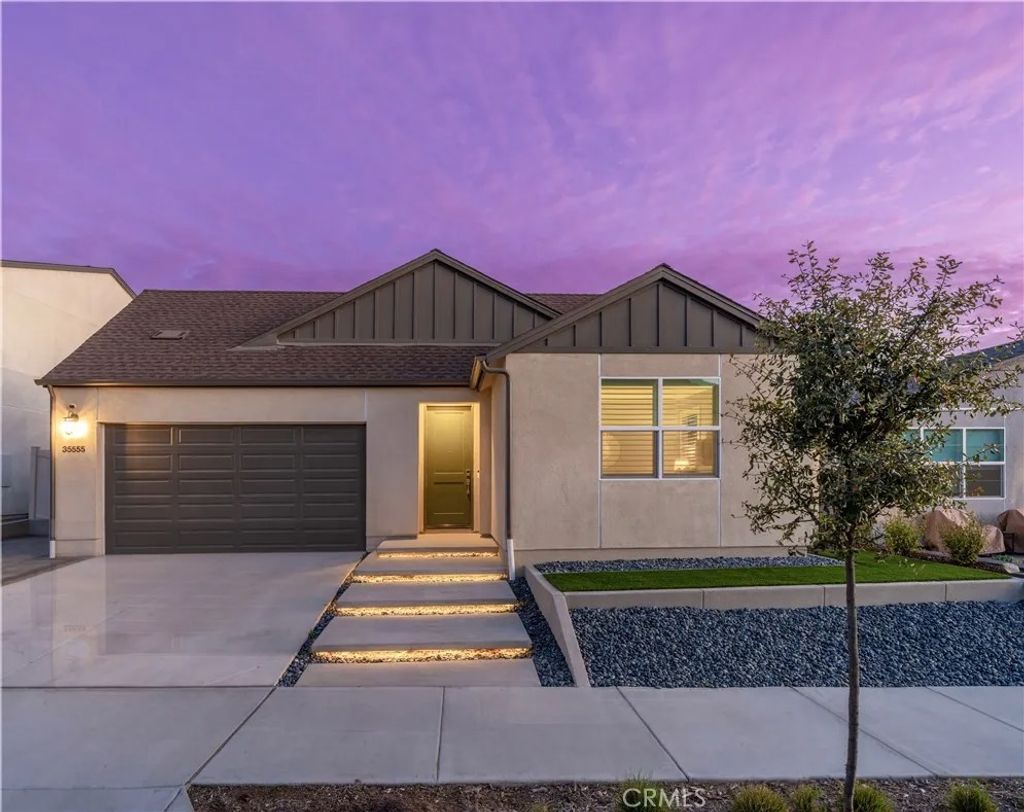 Photo of 35555 Orchard Trail, Fallbrook, CA 92028 (MLS # SW25279295)