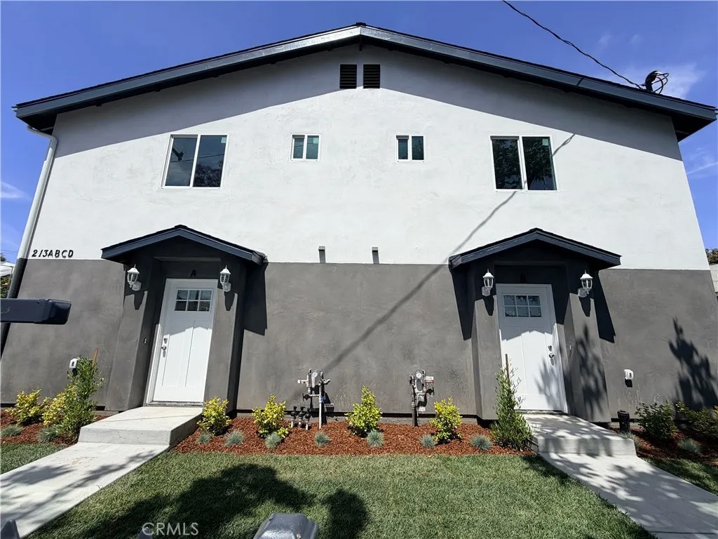 213 E Raymond