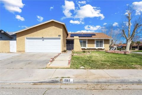 Photo of 707 E Avenue J4, Lancaster, CA 93535 (MLS # SR26051786)