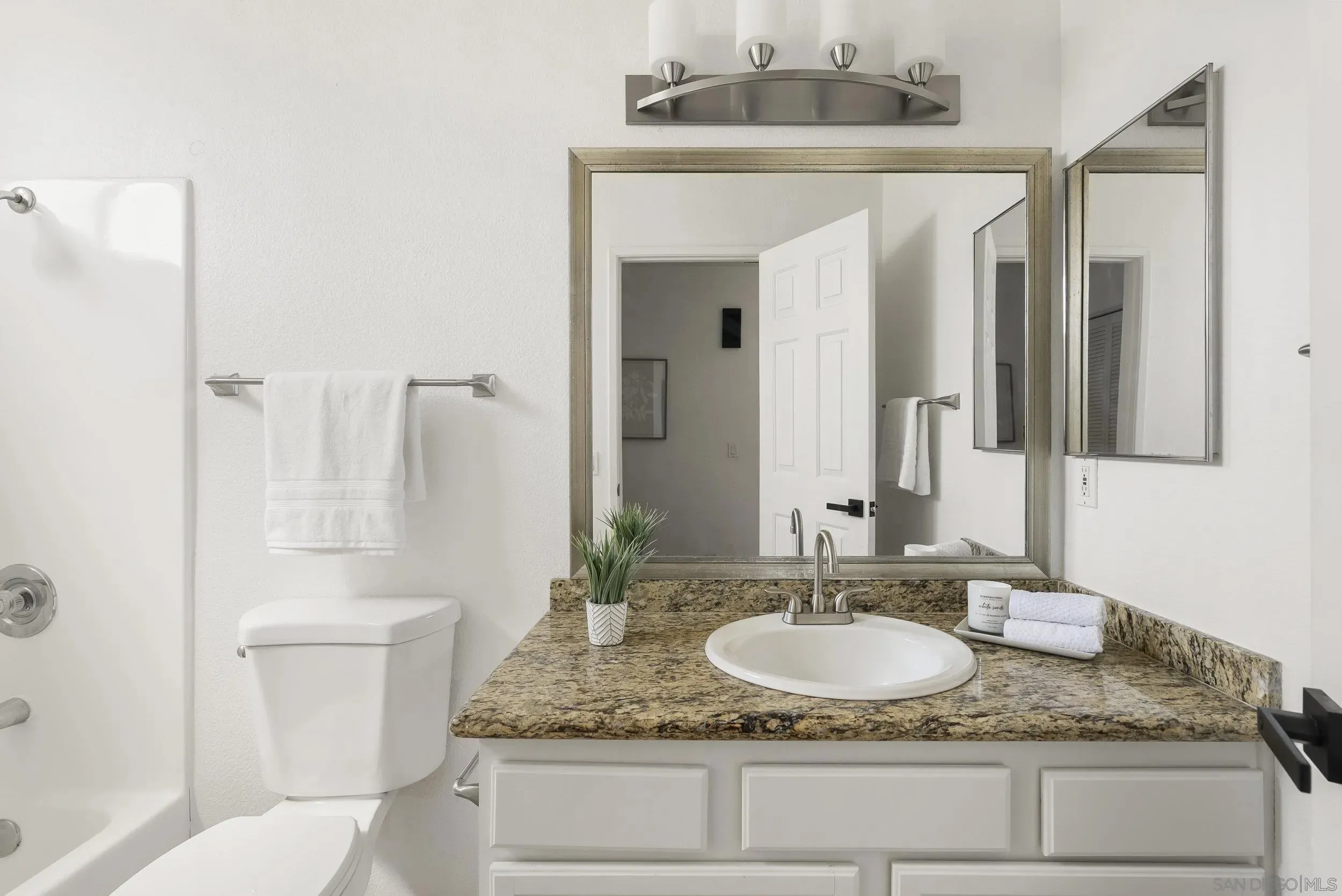 El Cajon, California 92019, United States, 1 Bedroom Bedrooms, ,1 BathroomBathrooms,Residential,Active,153761