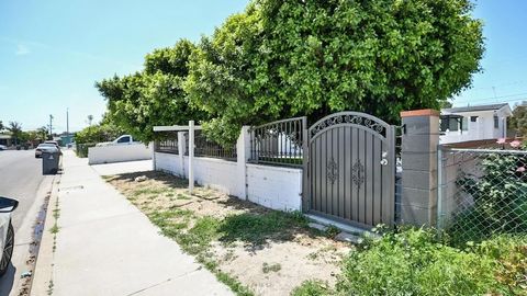 Tiny photo for 10301 Antigua Street, Anaheim, CA 92804 (MLS # PW25253348)