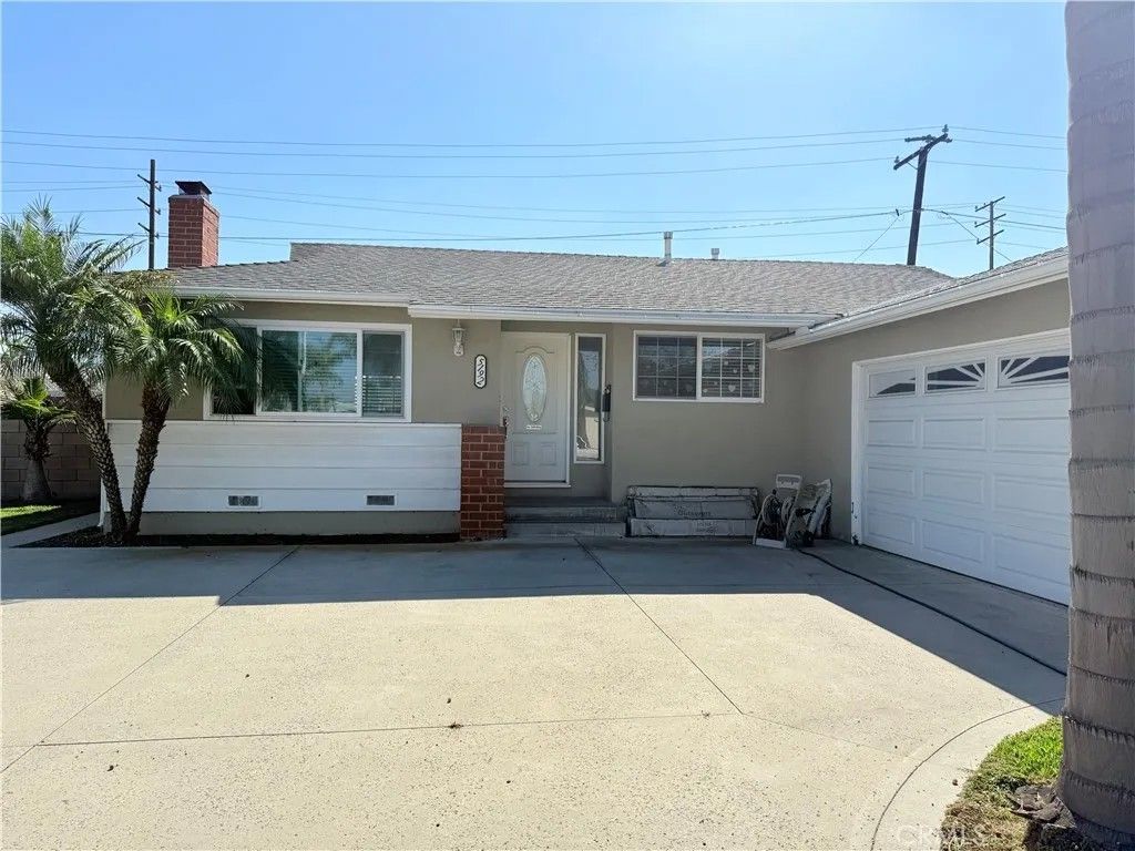 Photo of 5192 Skylark Dr, Huntington Beach, CA 92649 (MLS # OC25247277)