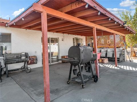 Tiny photo for 14798 Dos Palmas Rd, Victorville, CA 92392 (MLS # HD25251071)