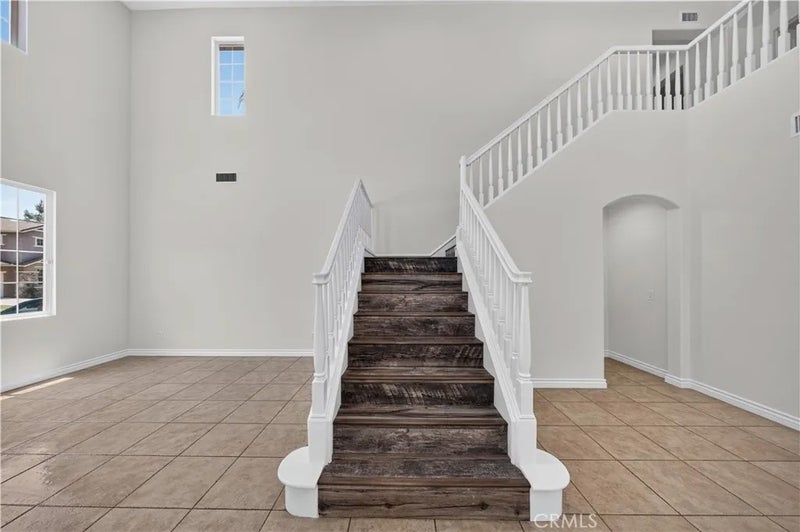 17 Turning Leaf Way