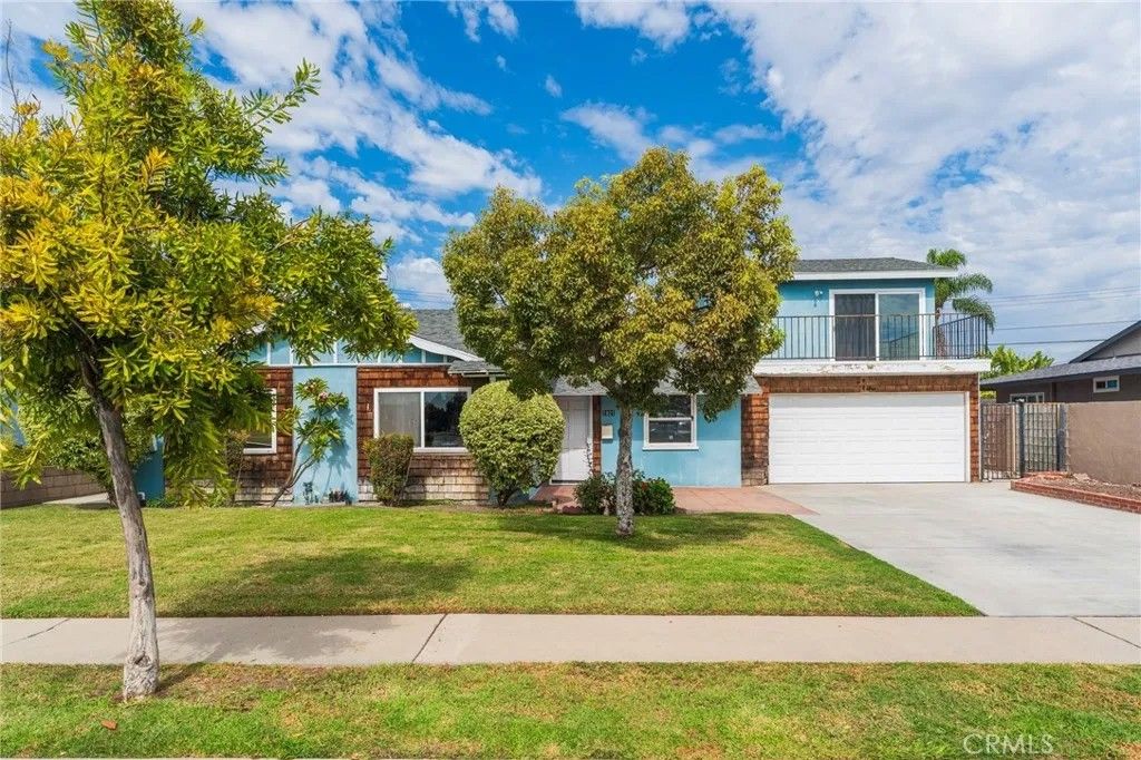 Photo of 1921 W Clearbrook Ln, Anaheim, CA 92804 (MLS # PW25238927)