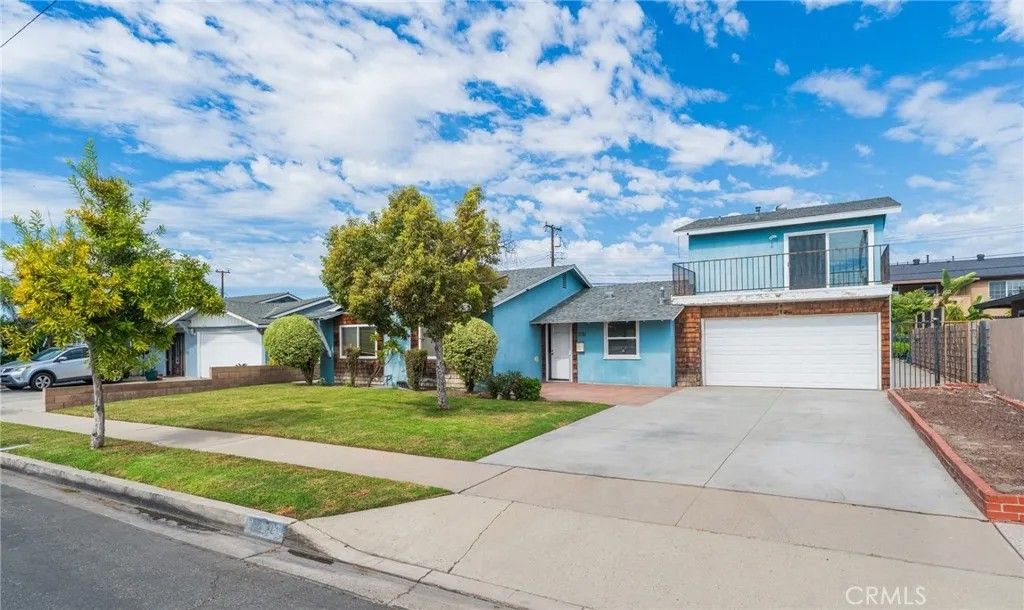 Photo of 1921 W Clearbrook Ln, Anaheim, CA 92804 (MLS # PW25238927)