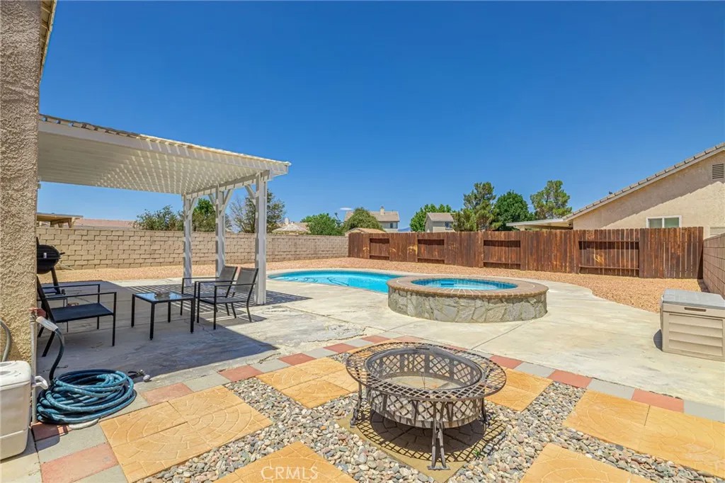 3657 Jasmine Ave