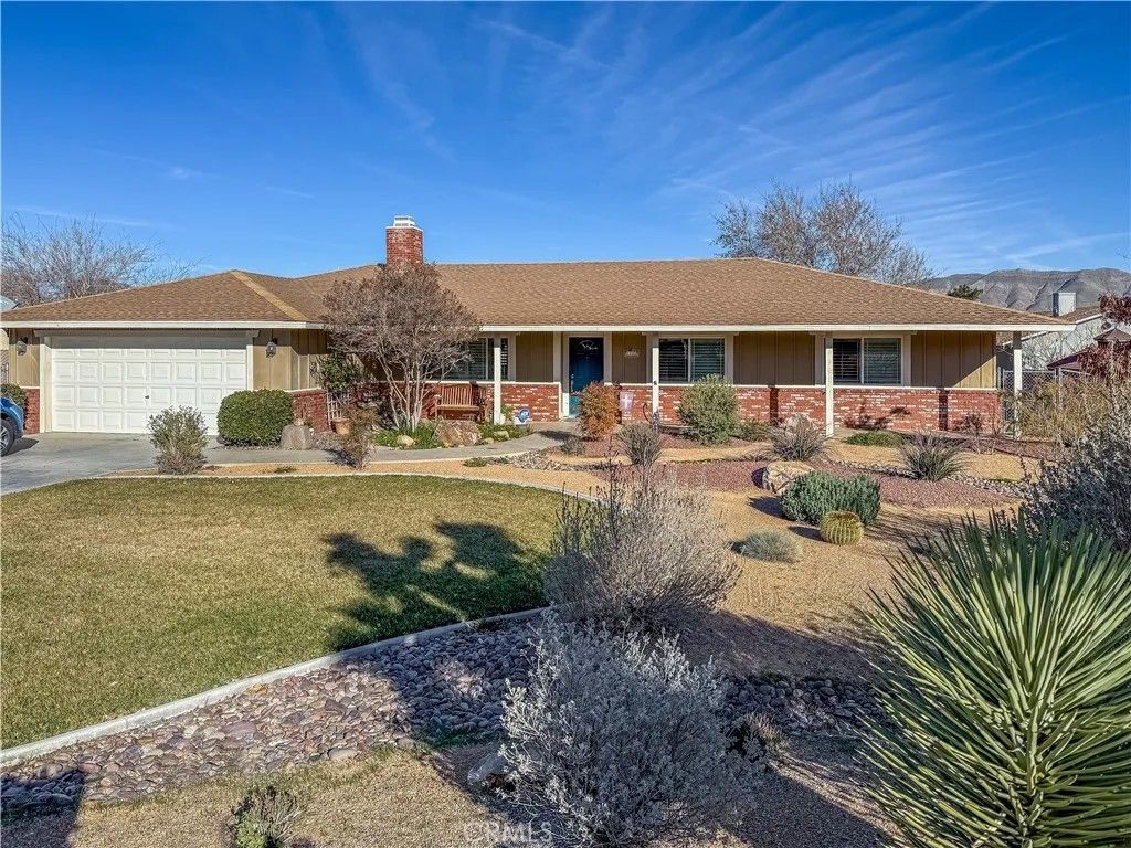 Photo of 7721 Langdon Avenue, Hesperia, CA 92345 (MLS # CV26011156)