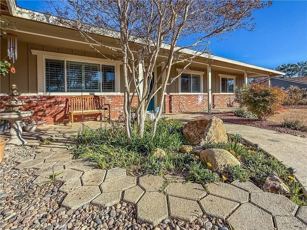 Photo of 7721 Langdon Avenue, Hesperia, CA 92345 (MLS # CV26011156)