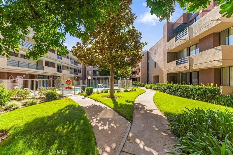 7826 Topanga Canyon Blvd 308