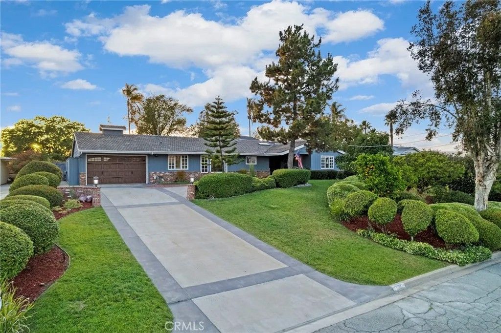 Photo of 1618 Alapat Drive, Escondido, CA 92027 (MLS # SW26063124)