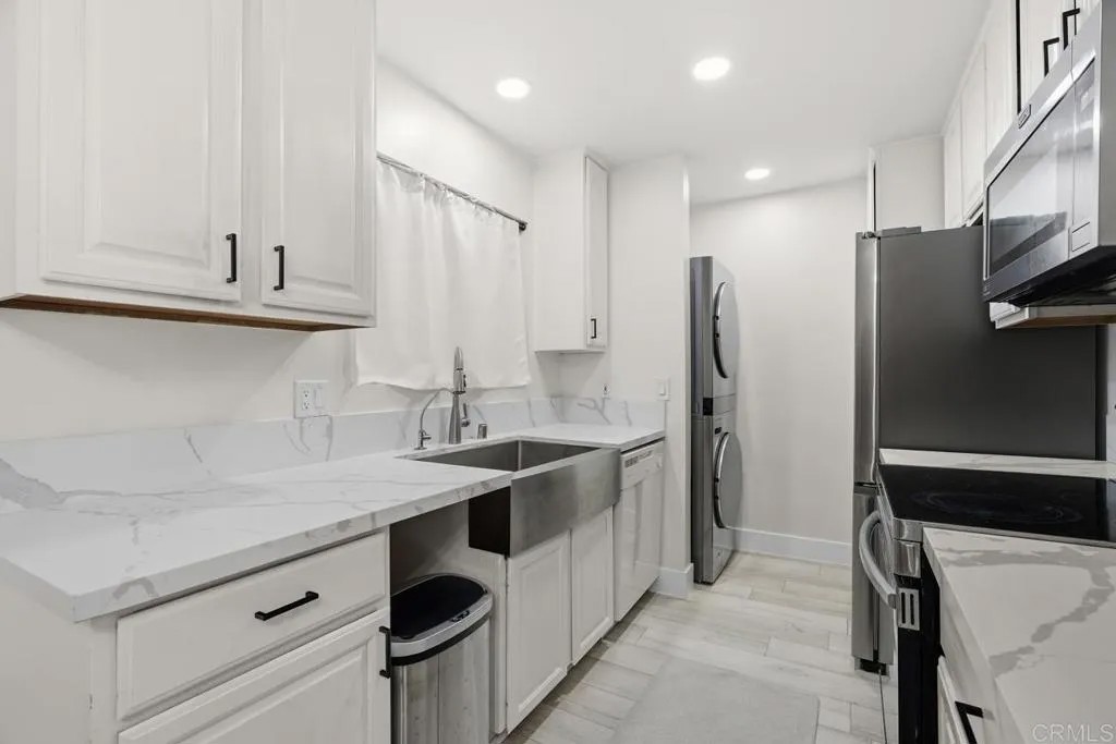 6725 Mission Gorge Rd 202B