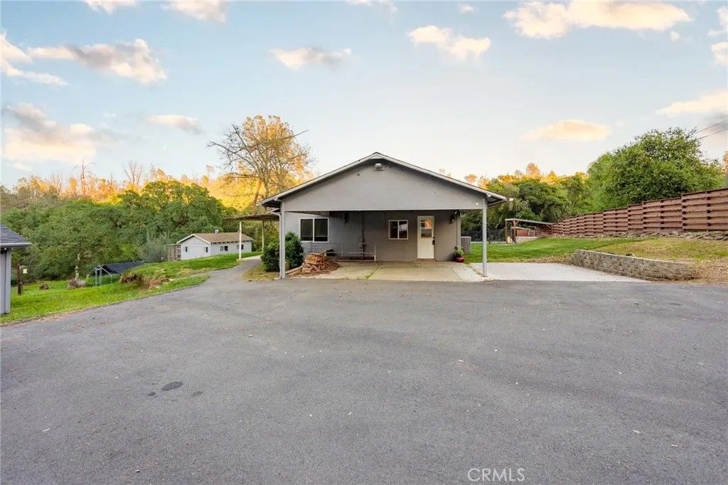 Photo of 595 Long Bar Rd, Oroville, CA 95966 (MLS # SN26066227)