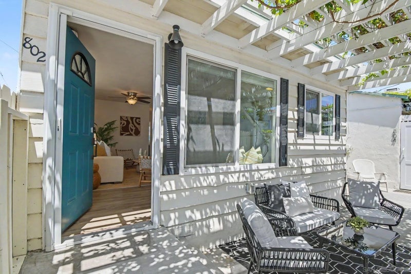 802 Vanderbilt Pl