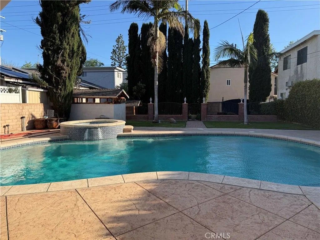 Photo of 17174 Los Alimos St, Granada Hills, CA 91344 (MLS # SR26051669)