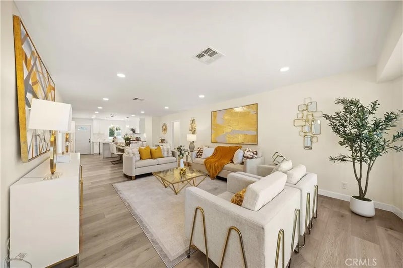 2710 Magnolia