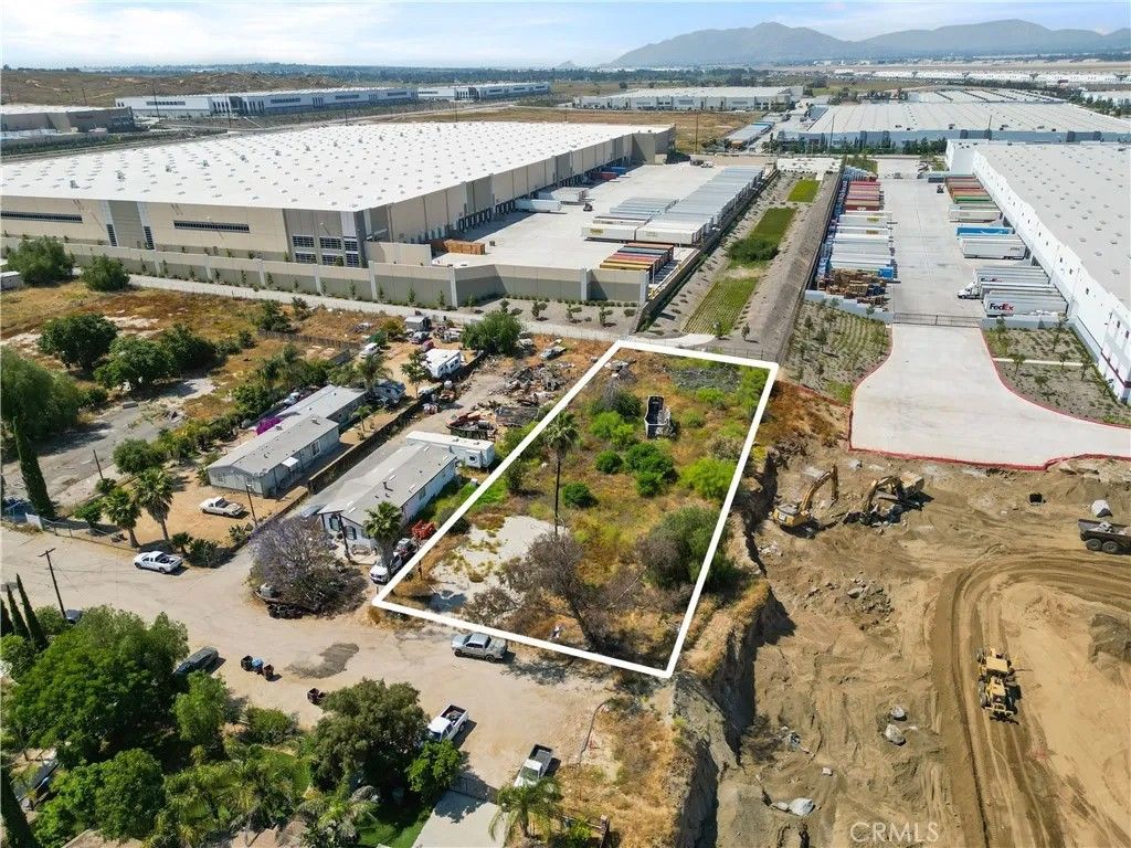 Photo of 22738 Redwood Dr, Perris, CA 92570 (MLS # IV24113233)