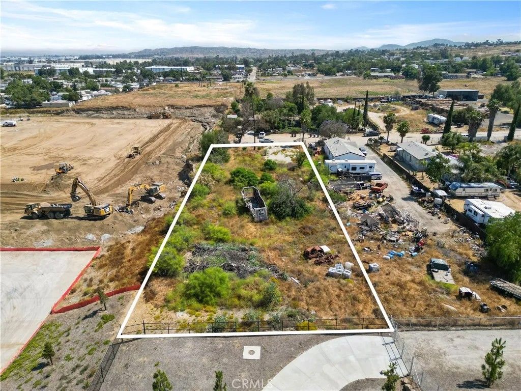 Photo of 22738 Redwood Dr, Perris, CA 92570 (MLS # IV24113233)