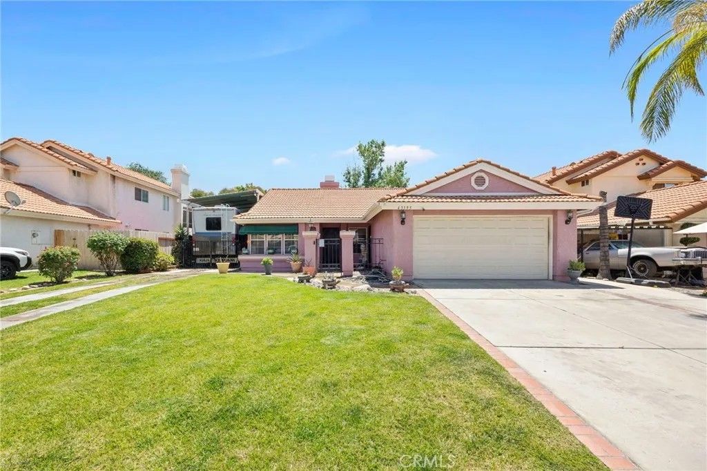 Photo of 43395 Peartree LN, Hemet, CA 92544 (MLS # SW26095896)