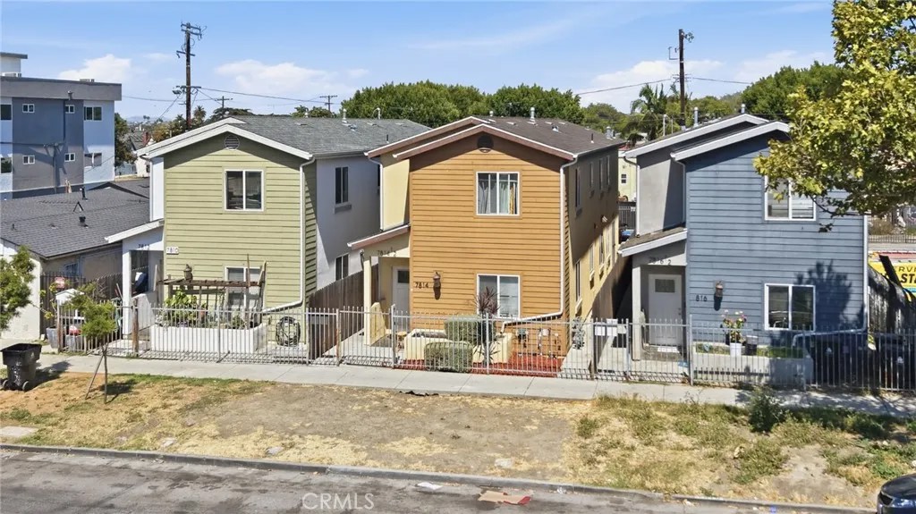7814 S Western