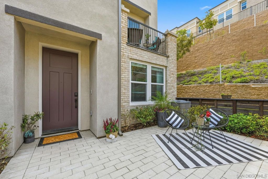 Photo of 1232 Sunrise View #105, San Marcos, CA 92078 (MLS # 260009217)