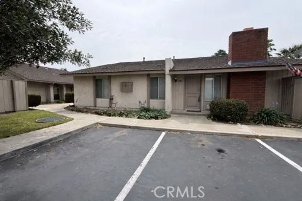 Photo of 527 Holly Avenue, Oxnard, CA 93036 (MLS # IV26069194)