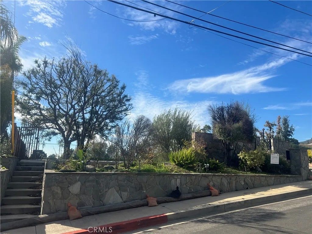 Photo of 1055 Las Pulgas, Pacific Palisades, CA 90272 (MLS # AR25272801)