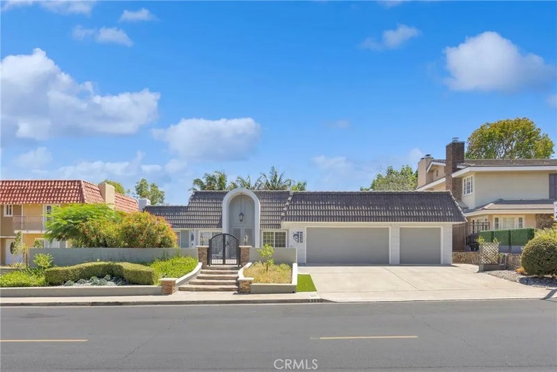 6380 E Bixby Hill