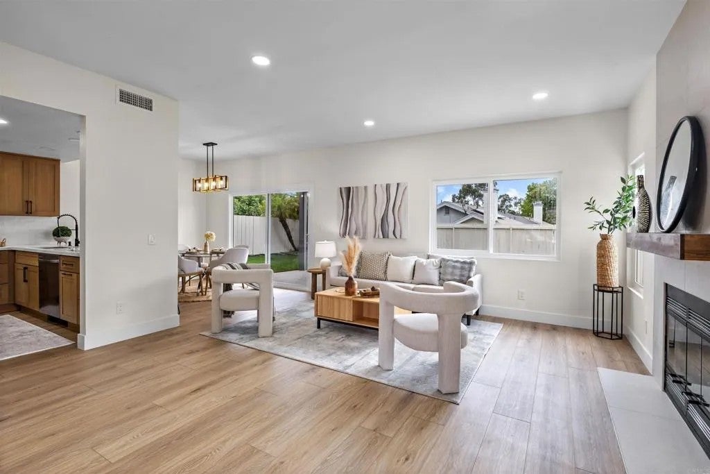 7902 Tinaja Lane