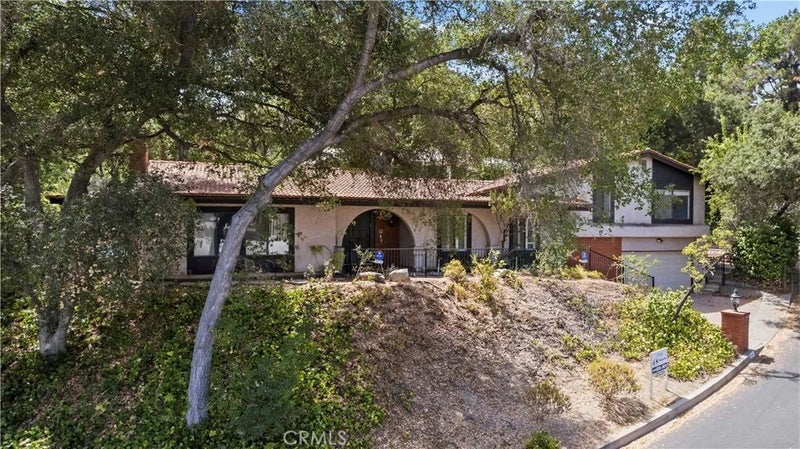 4444 Rochelle Place