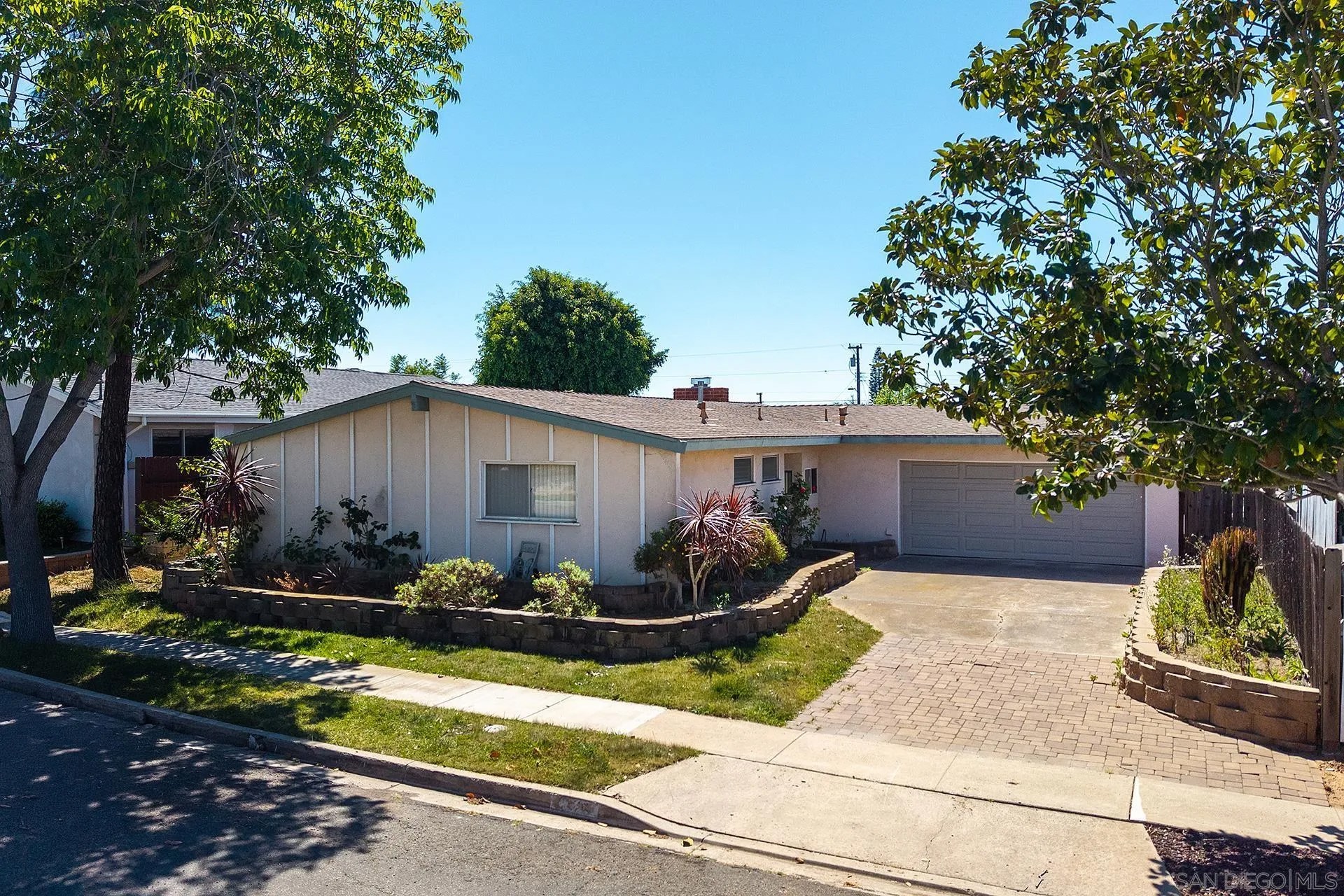 4775 Mount Harris Dr