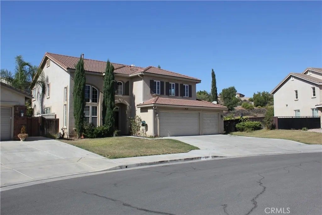 Photo of 34169 Sandy Avenue, Murrieta, CA 92563 (MLS # CV25186925)