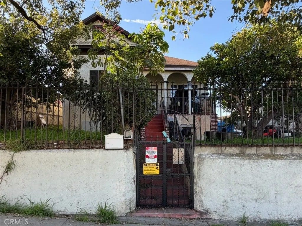 Photo of 2112 City View Avenue, Los Angeles, CA 90033 (MLS # SR26016896)