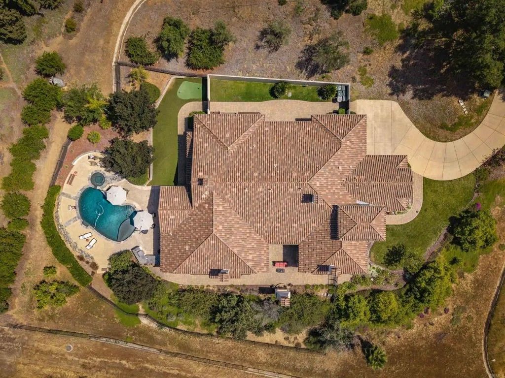 Photo of 4229 Bridlewood Road, Fallbrook, CA 92028 (MLS # NDP2601630)