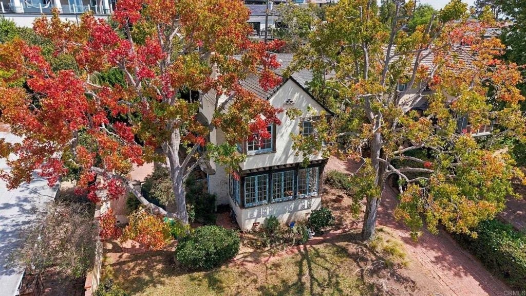 5669 Bellevue Avenue