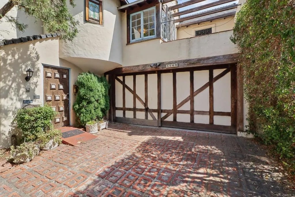 5669 Bellevue Avenue