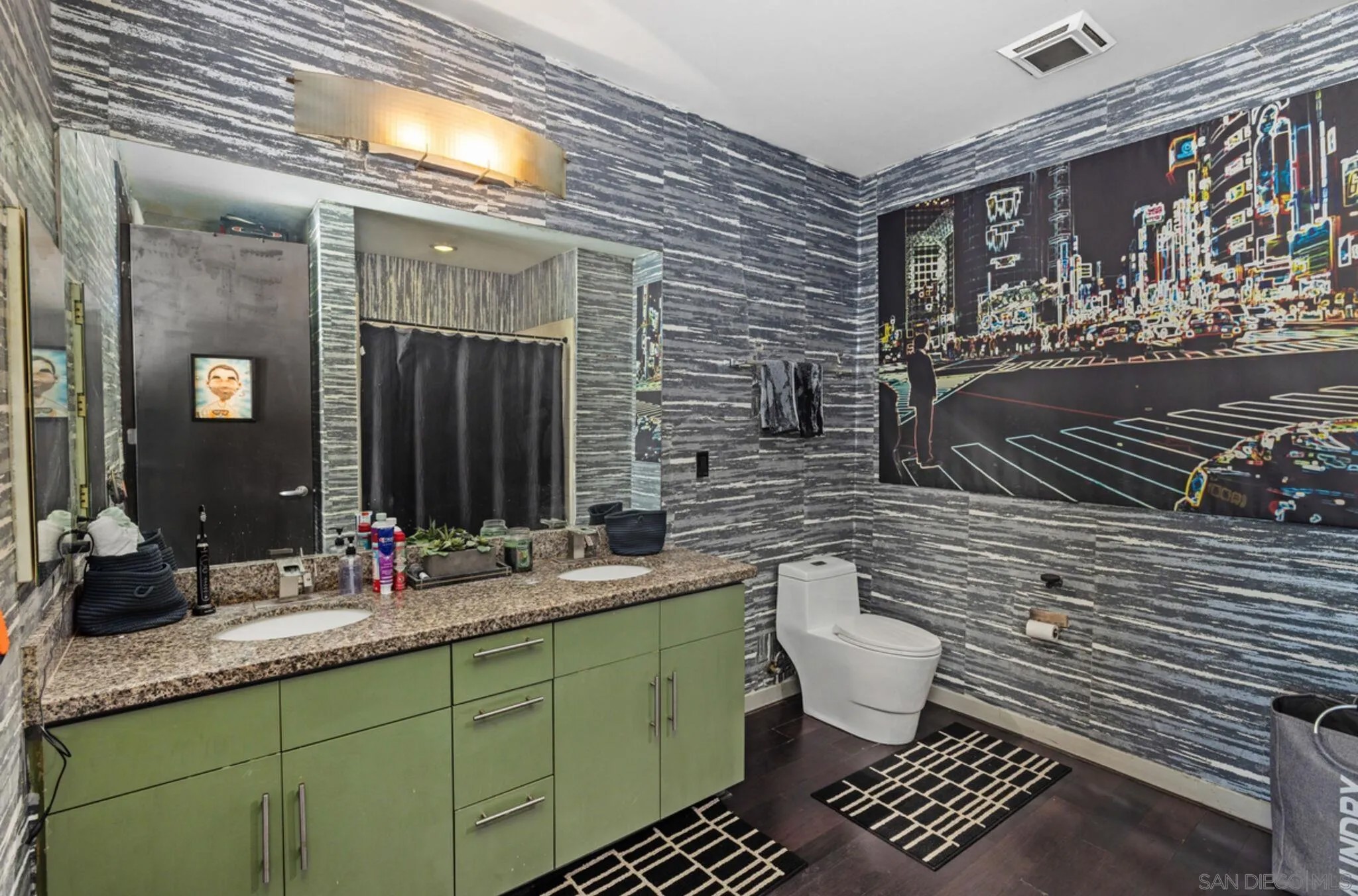 527 10Th Ave 605