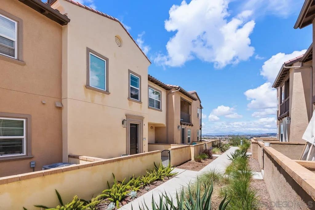 Photo of 170 Diamante Rd, San Marcos, CA 92078 (MLS # 260020658)