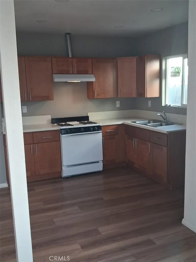 664 W 16th