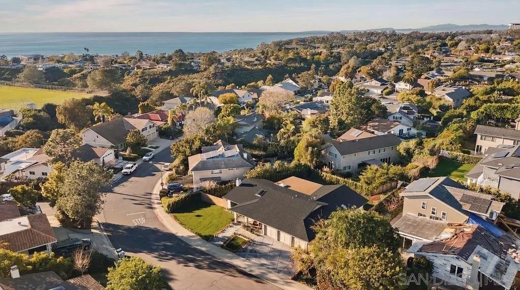 Photo of 8390 Cliffridge Ln, La Jolla, CA 92037 (MLS # 260004851)