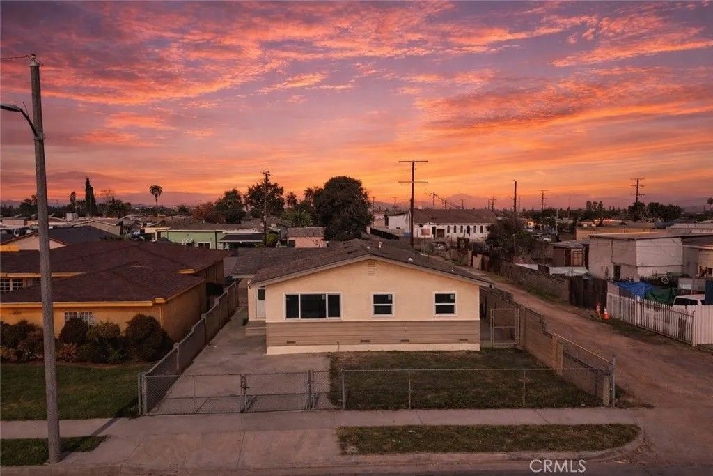 Photo of 813 W Stockwell St, Compton, CA 90222 (MLS # IG26025613)