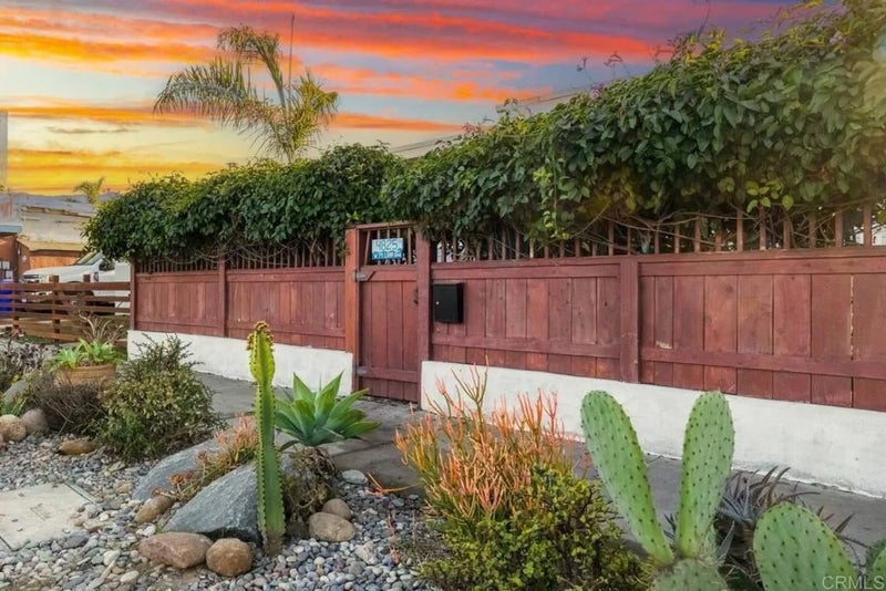 4825 W Point Loma Bvd
