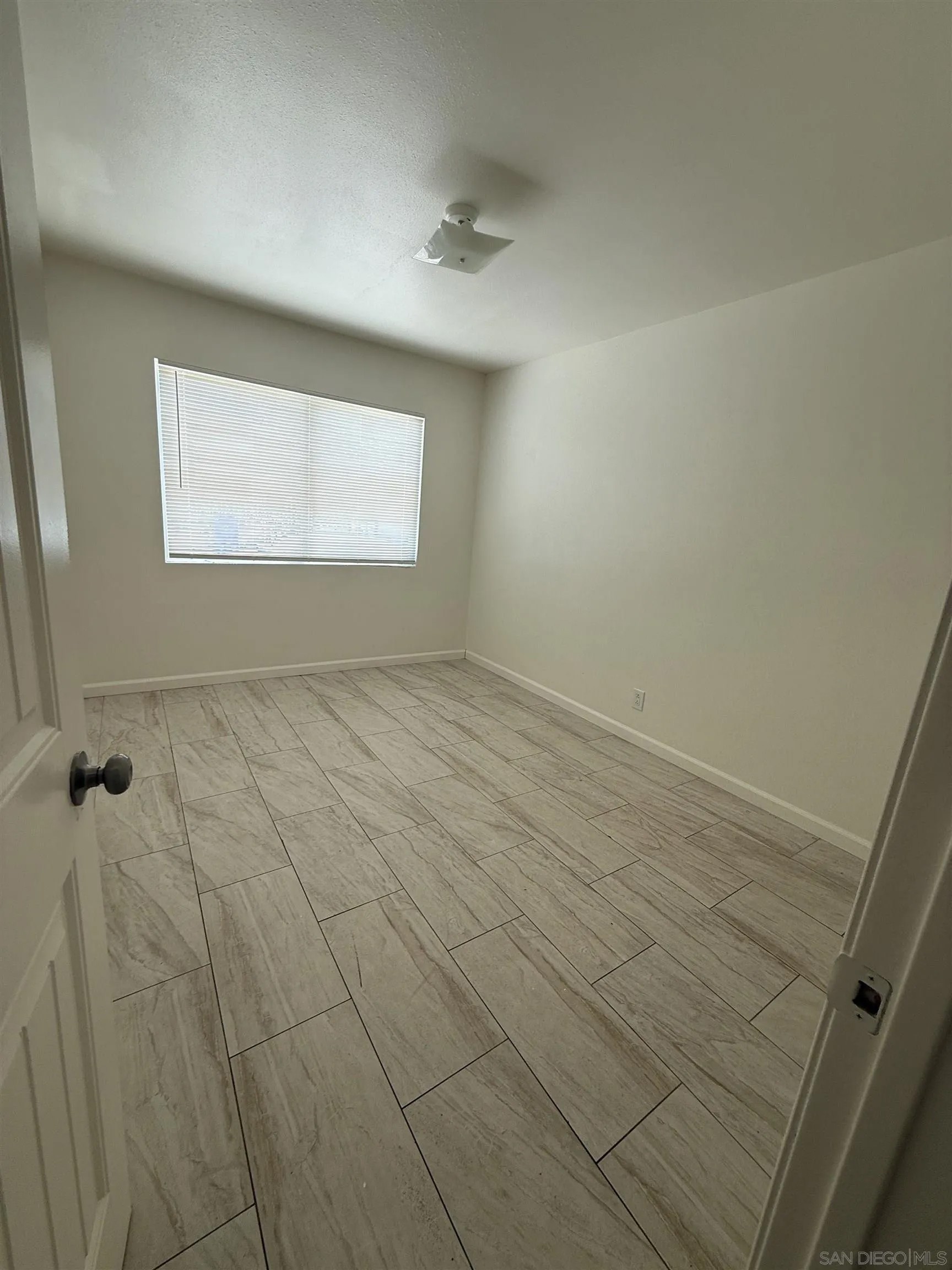 1207 E 8th