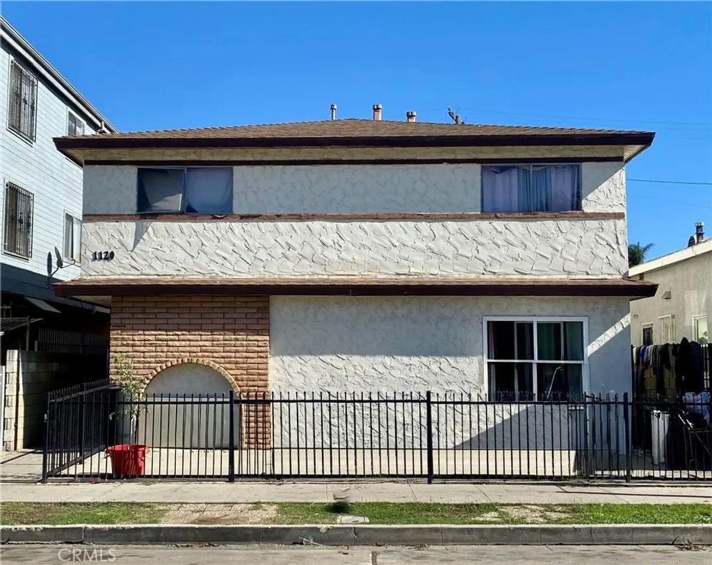 Photo of 1120 Raymond Avenue, Long Beach, CA 90804 (MLS # PW26013959)