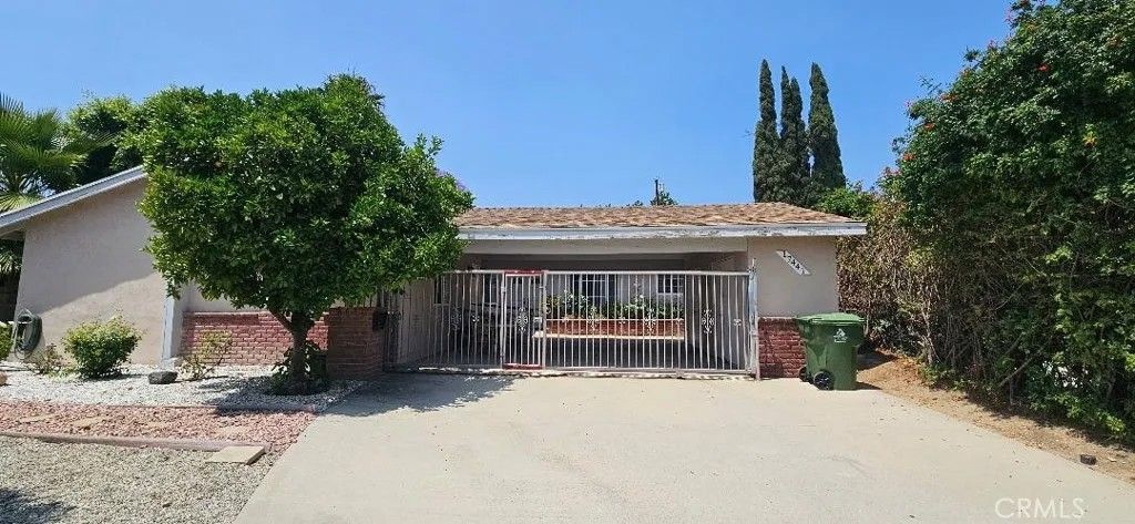 Photo of 17441 Hiawatha Street, Granada Hills, CA 91344 (MLS # WS25279032)