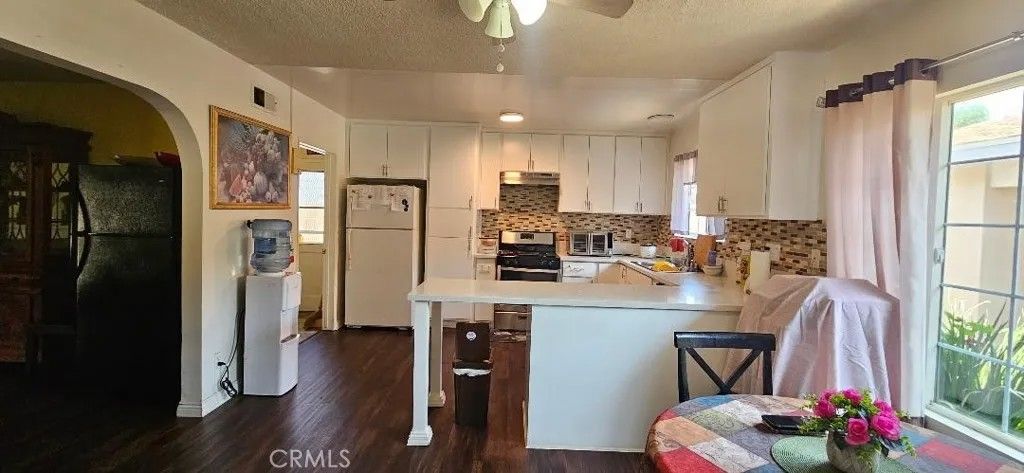 Photo of 17441 Hiawatha Street, Granada Hills, CA 91344 (MLS # WS25279032)