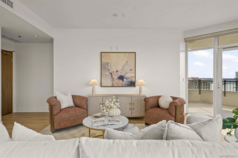 700 W Harbor 2501
