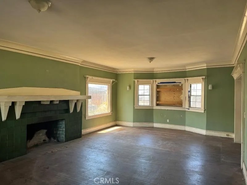 1749 W 49th